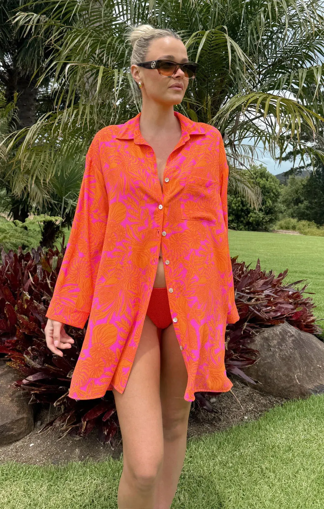Beachclub Button Down Fuchsia Shells Pebble