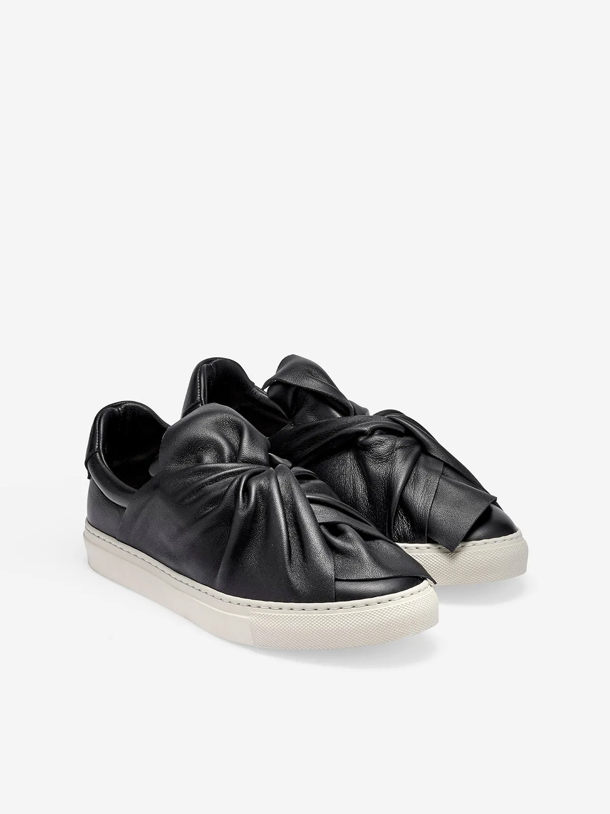 BEE SNEAKERS IN BLACK