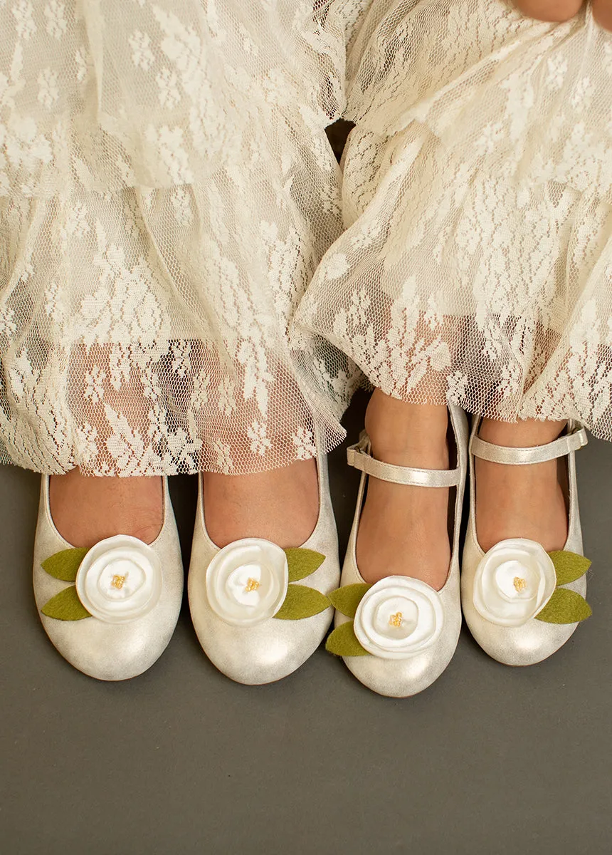 Charlotte Flat in Cream & Gold