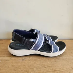 Clarks Cloudsteppers Velcro Strap Sandals - size 9