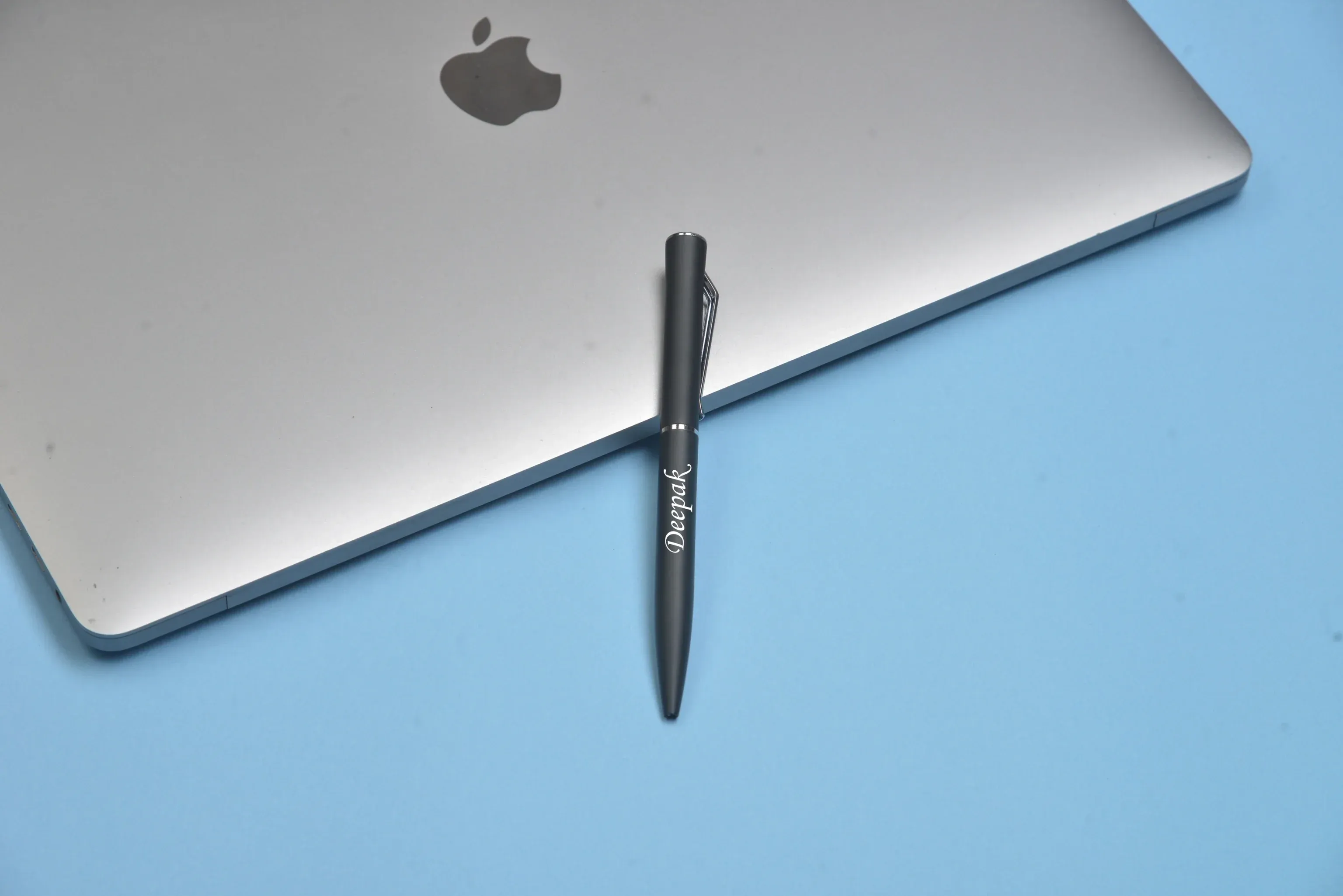 Classy Metal Flip Diary   Classic Metal Pen   Classy Leather Metal Keychain   Classy Card Holder - Black