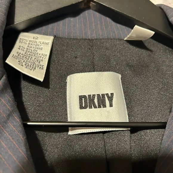 DKNY Navy Blue Wool blend blazer size 12