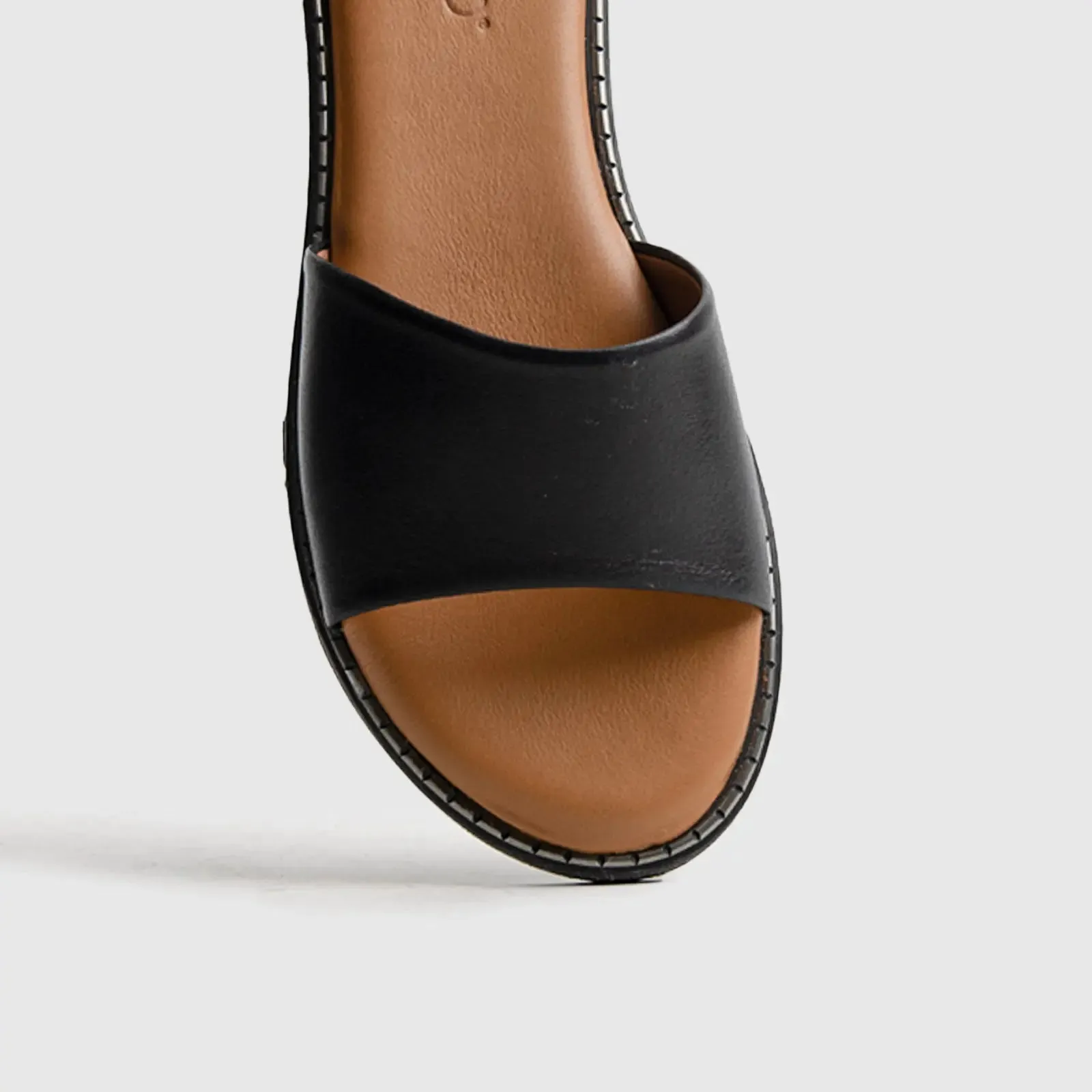 Flat Comfort Push In Sandal 230005