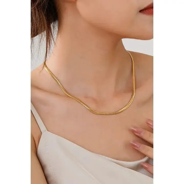 Flat Herringbone Chain Necklace In Gold