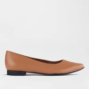 Flat Pointed Court Shoe in Tan - 12713