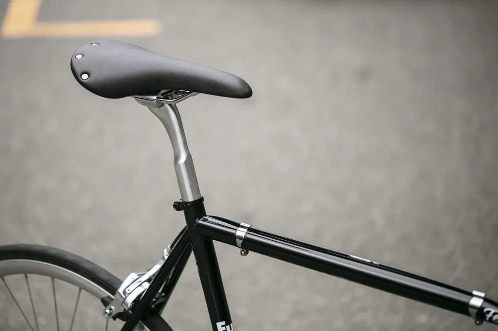 Fuji Feather - Midnight Black - 58cm