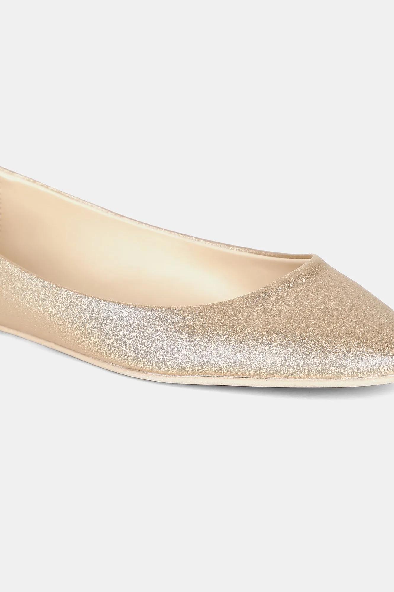 Gold Round Toe Textured Flat - ZLessie