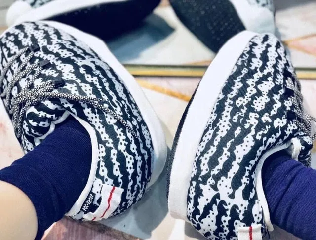Kicks slippers