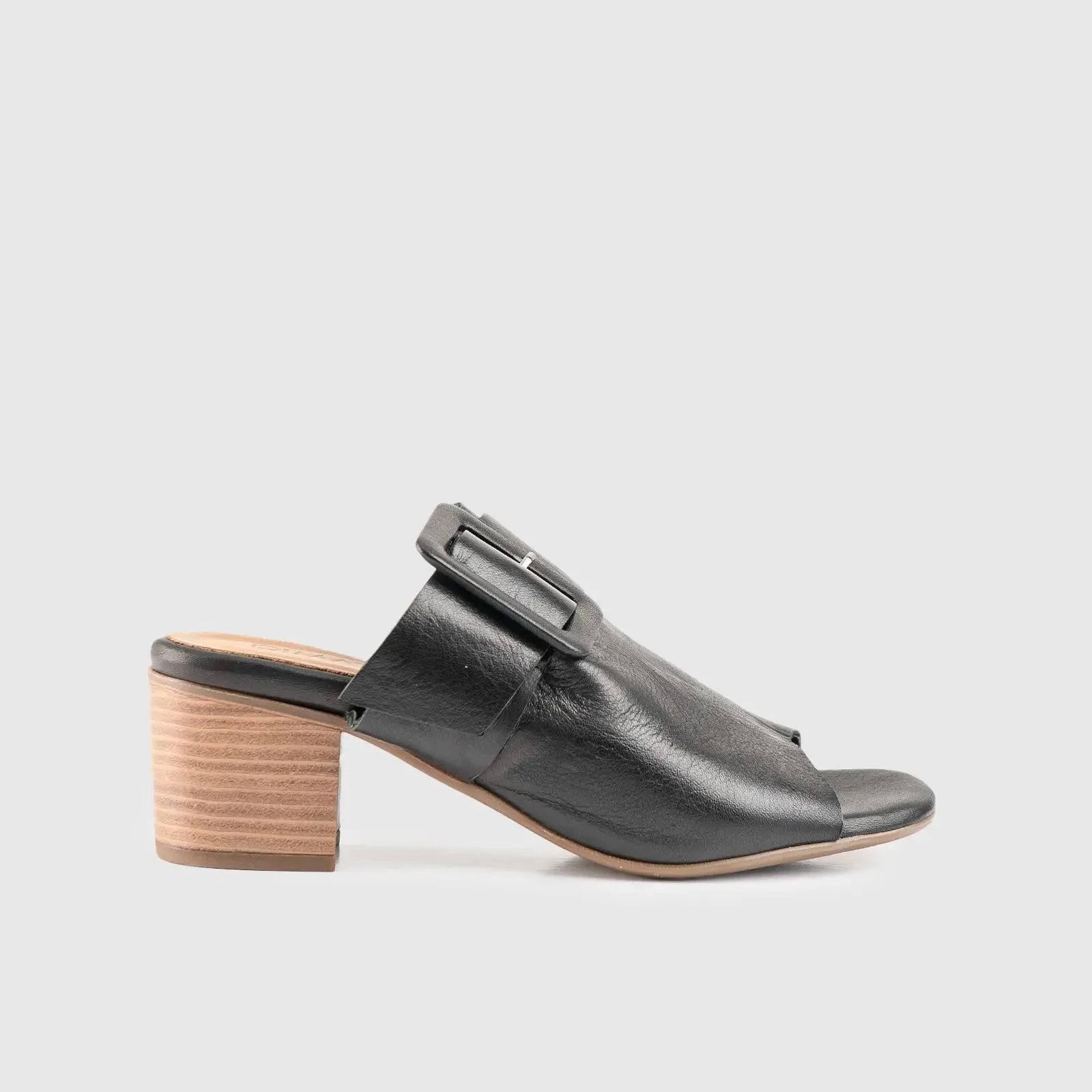 Leather Comfort Block Heel Sandal Black 8560