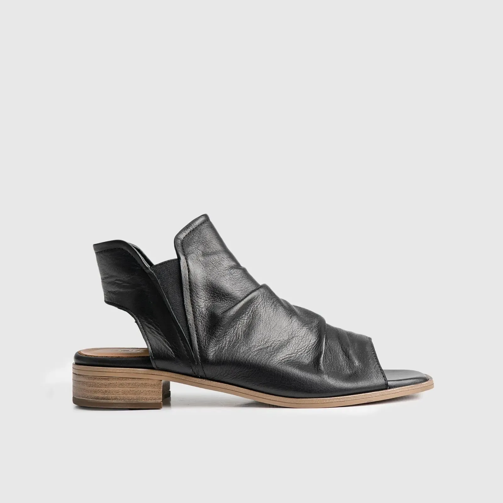 Leather Comfort Block Heel Sandal Black 8841