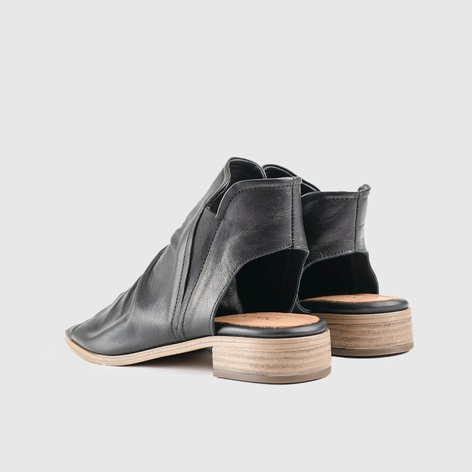 Leather Comfort Block Heel Sandal Black 8841