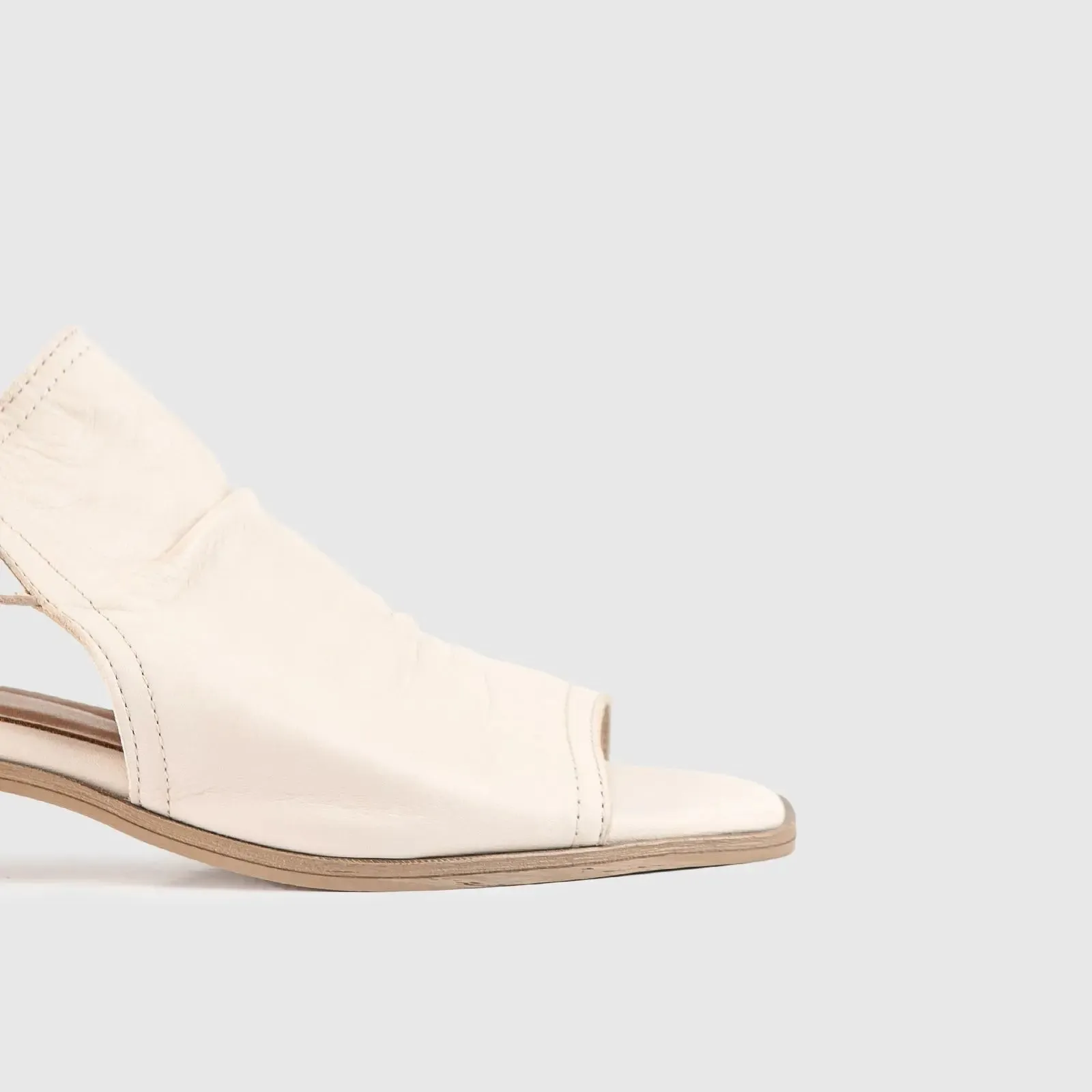 Leather Comfort Block Heel Sandal White 8821