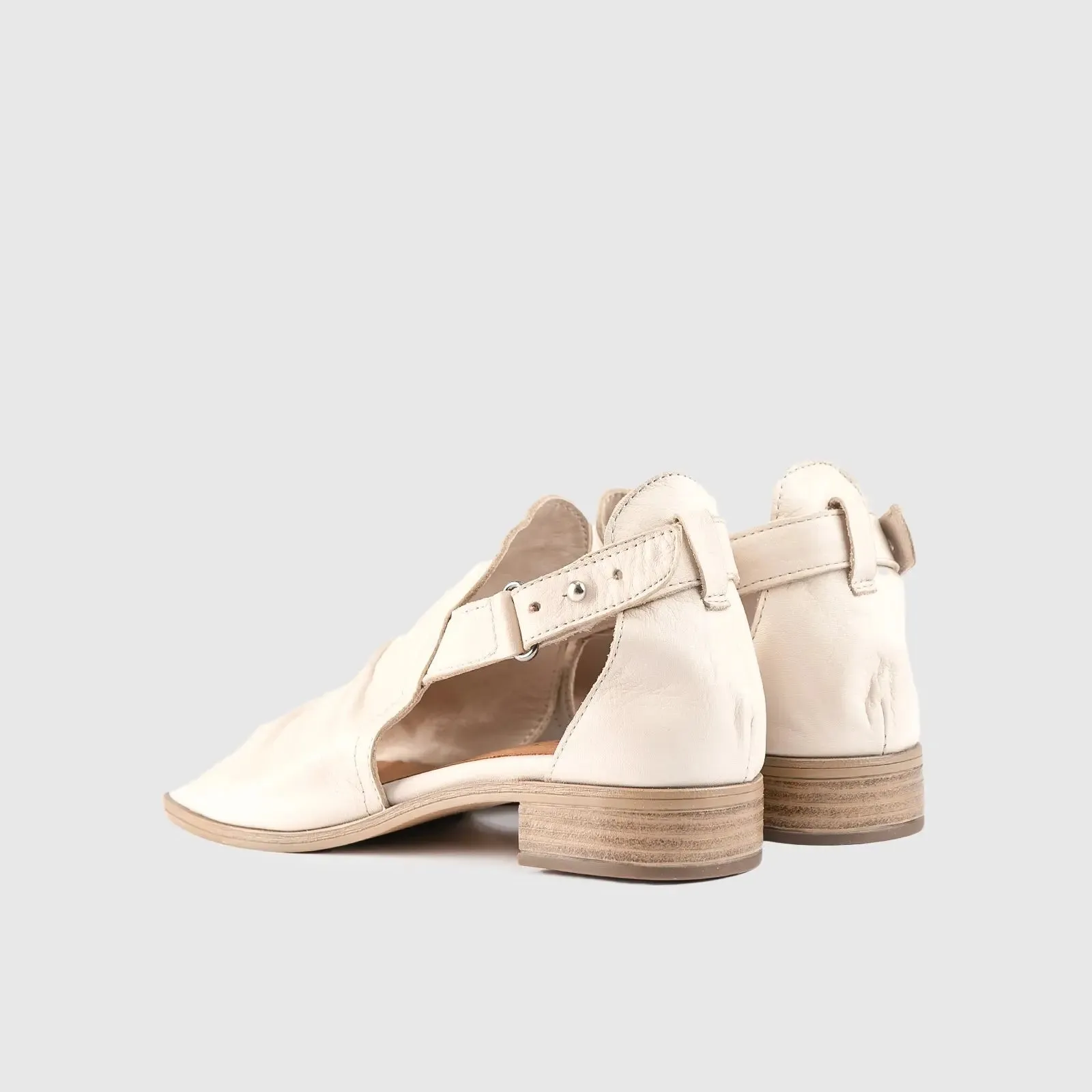 Leather Comfort Block Heel Sandal White 8821