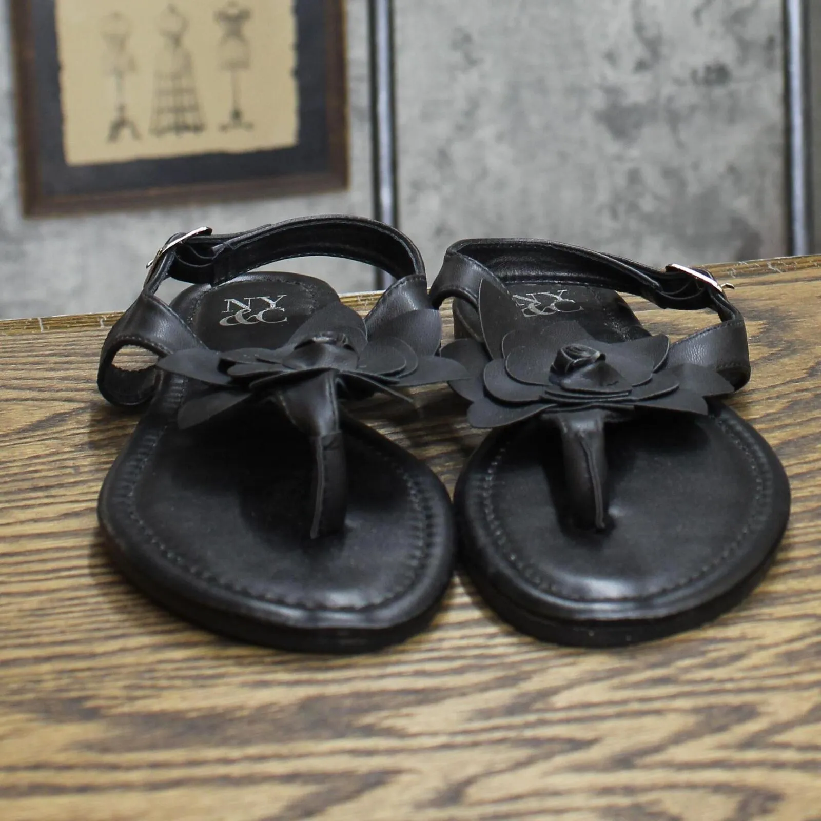 New York And Company Women's Aurelia Floral Sandals 936-4229 Black 6.5M