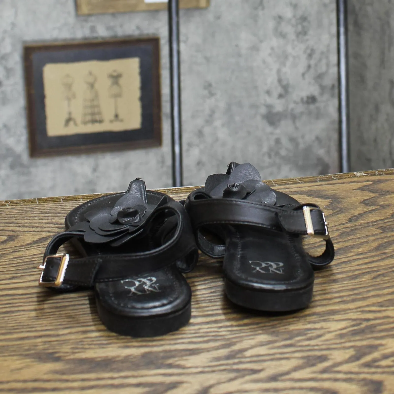 New York And Company Women's Aurelia Floral Sandals 936-4229 Black 6.5M