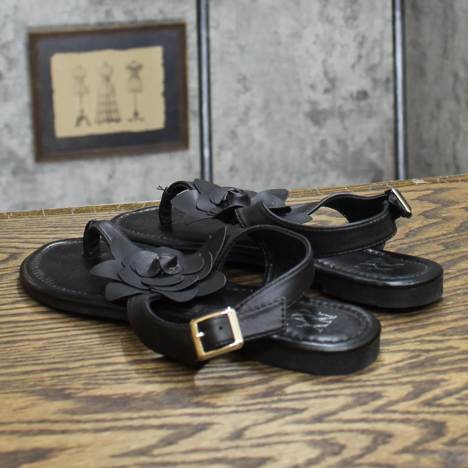 New York And Company Women's Aurelia Floral Sandals 936-4229 Black 6.5M
