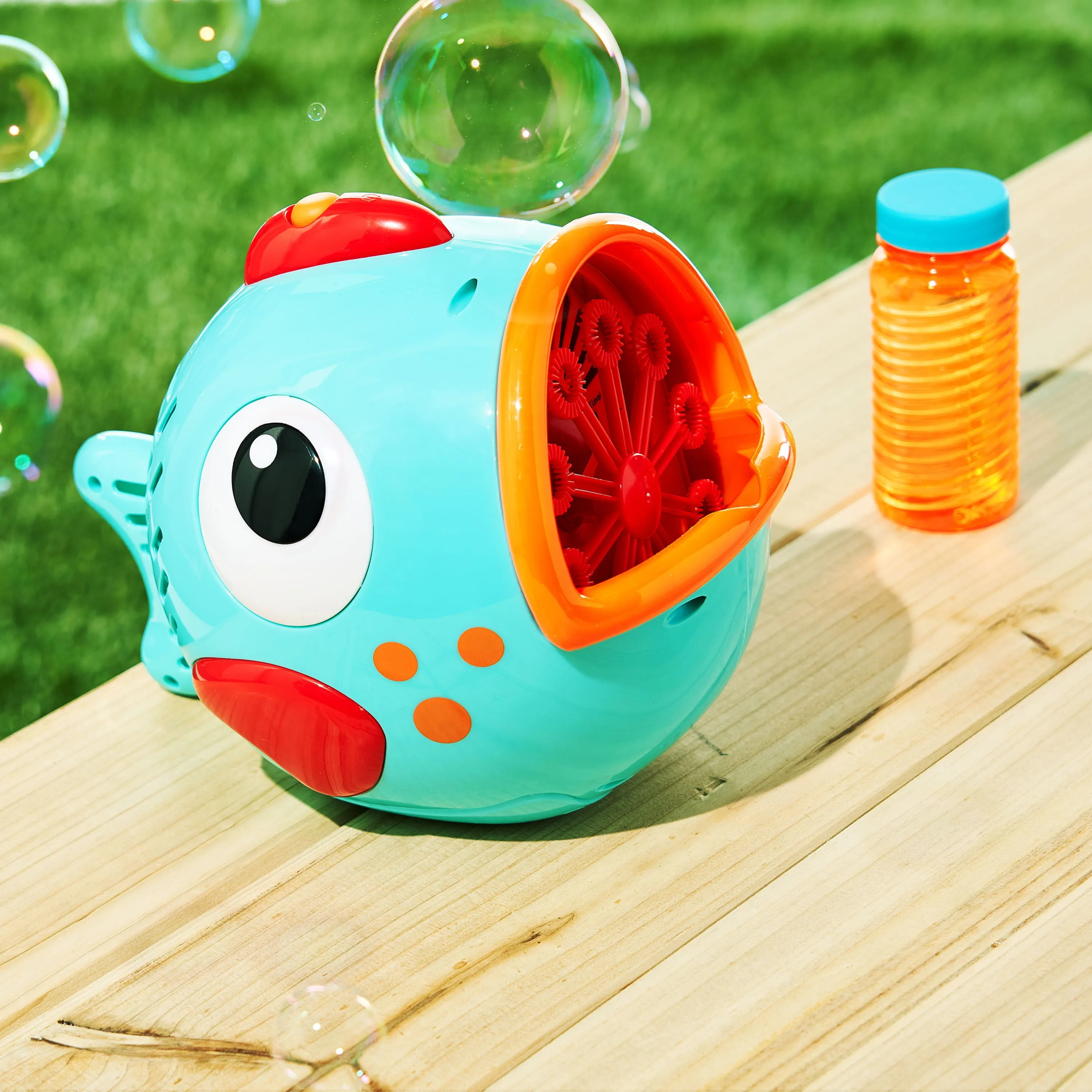 Play Day Large Battery Operated Fish Bubble Blower