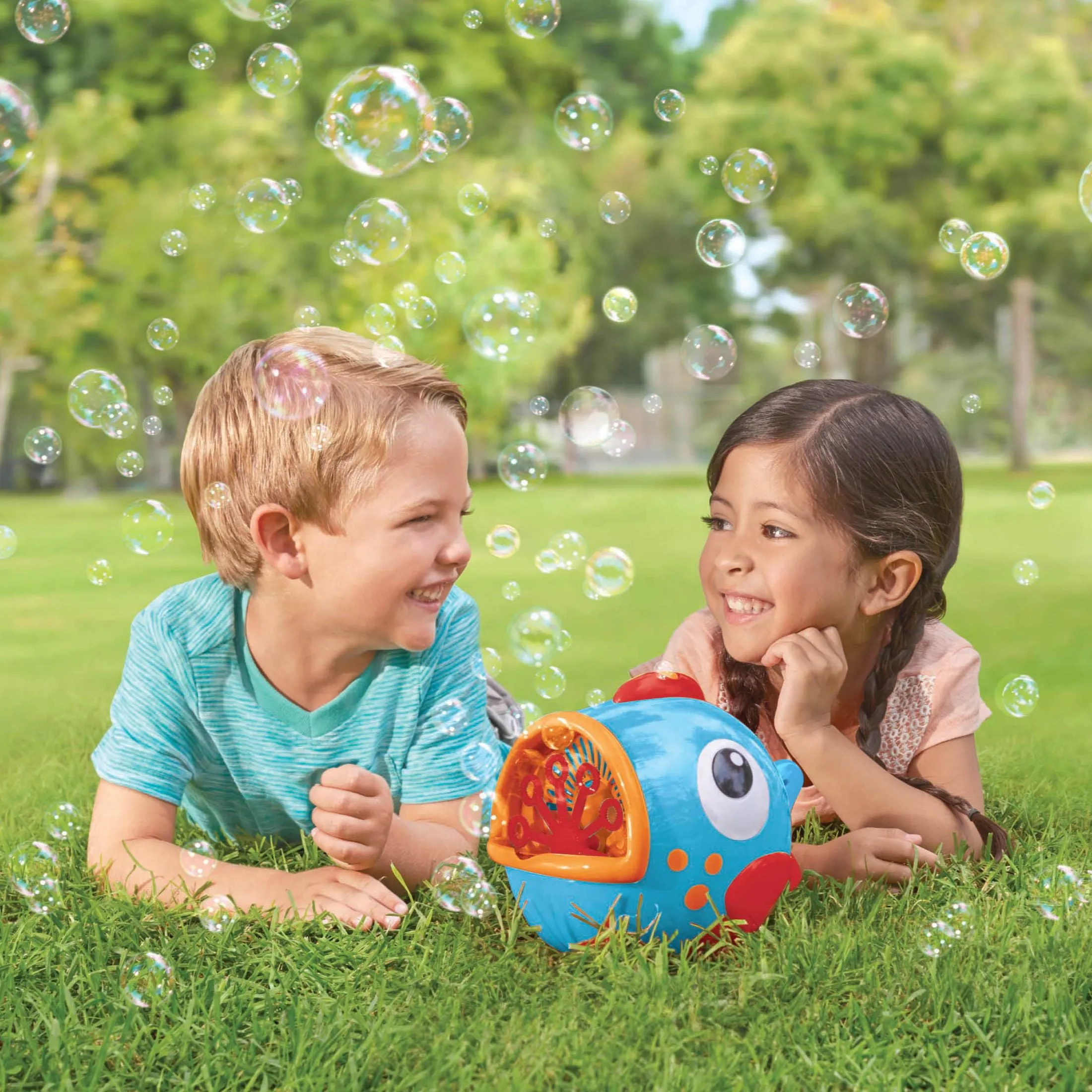 Play Day Large Battery Operated Fish Bubble Blower