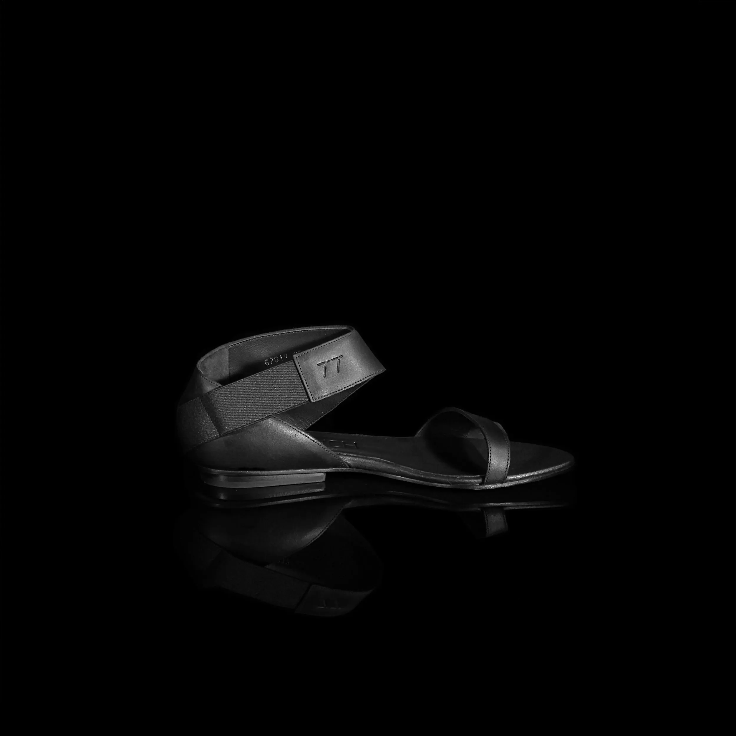 ROND 10 / BLACK /
