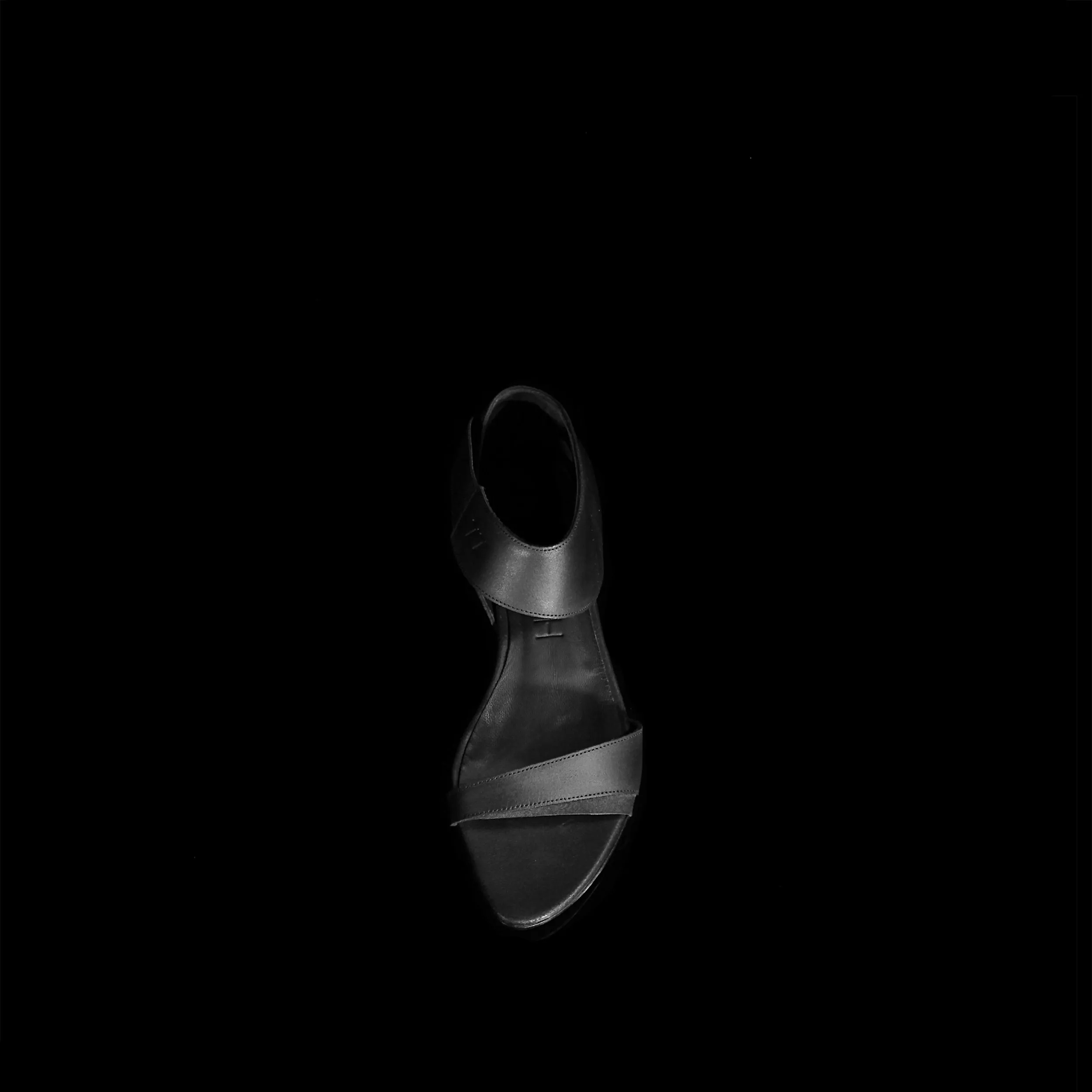 ROND 10 / BLACK /