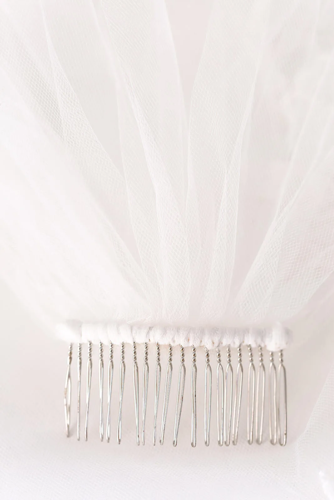 Simple Detachable Blusher Veil - Short Raw Edge Blusher for Over Bride's Face