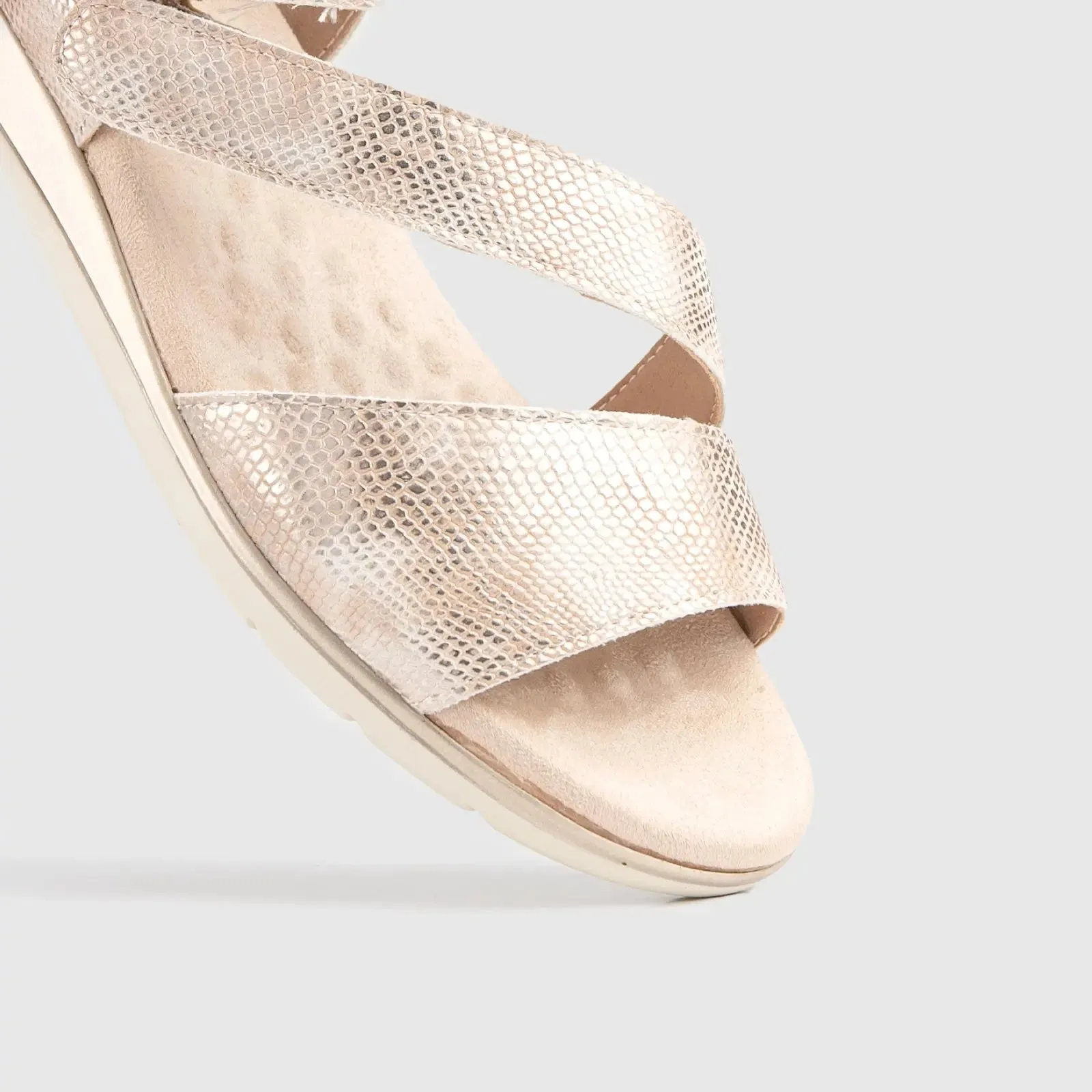 Soft Style Gillian Comfort Sandal Gold 01162
