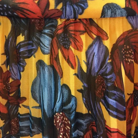 TopShop Daisy Print Pleated Midi Skirt Size 6 NWT