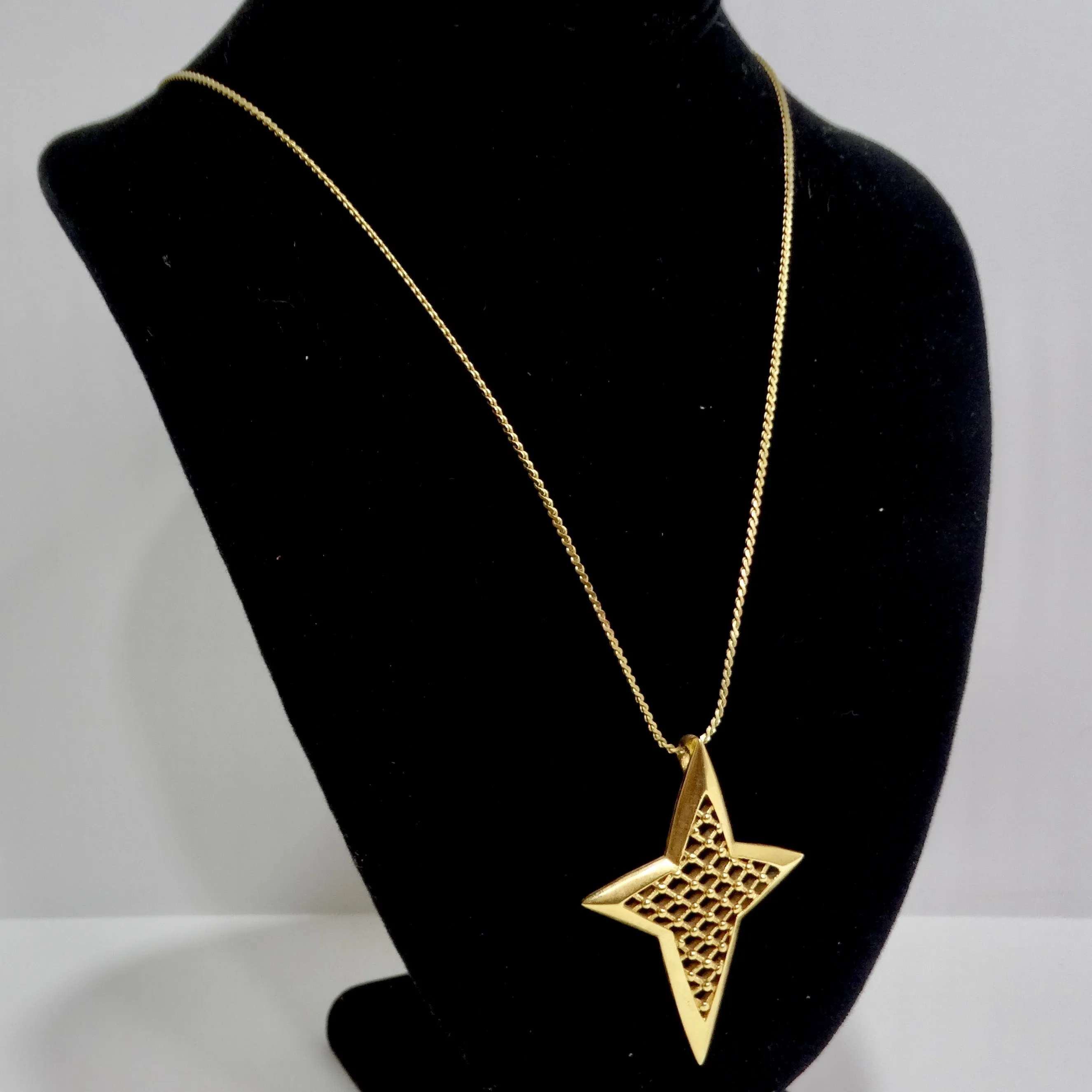Trifari Gold Tone Star Pendent Necklace