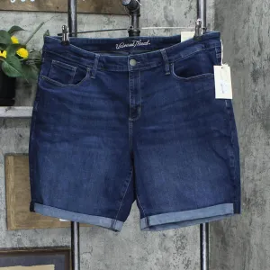 Universal Thread Women's Plus Size Mid-Rise Bermuda Jean Shorts 564090